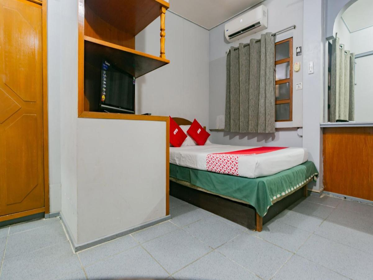 Oyo 722 スラウチ ハット イン マニラ市 エクステリア 写真